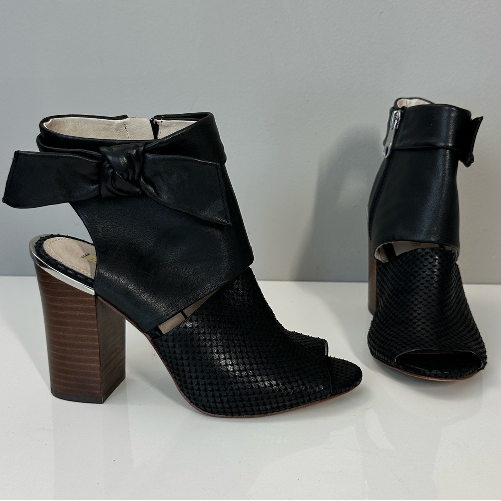 Louise Et Cie Black Leather Katlin Peep Toe Cutout Booties Size 6.5